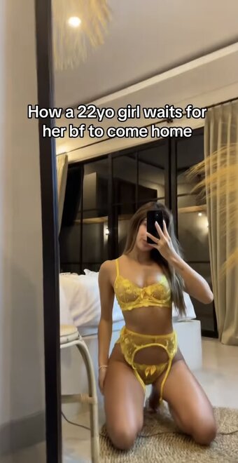 Bellabloom19 / lilboobella Nude Leaks OnlyFans Photo 3