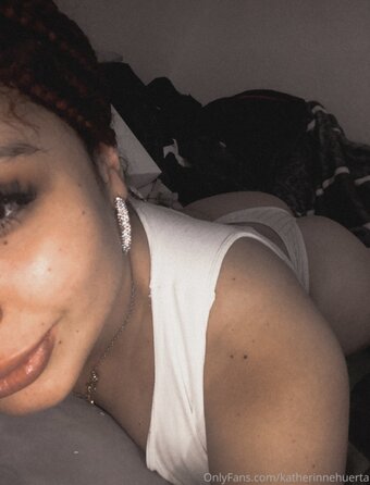 Bellakath / Katherinne Huerta / katherinnehuerta / labellakath Nude Leaks OnlyFans Photo 1