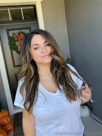 bellapazof Nude Leaks Photo 12