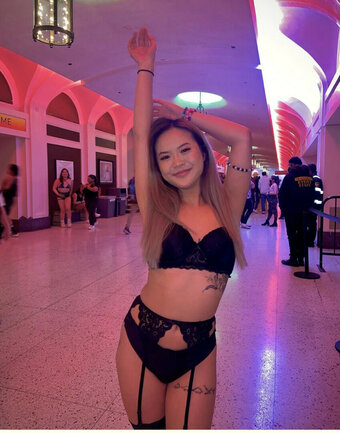 Bellarene / isabellarened / iz.rene Nude Leaks OnlyFans Photo 2