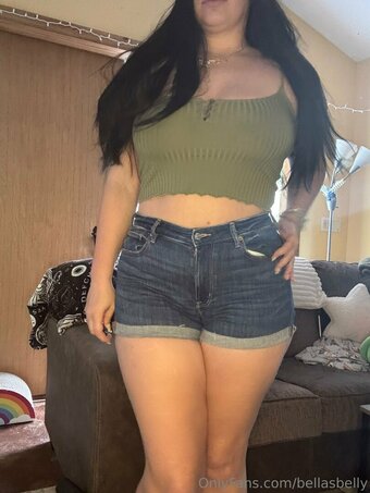bellasbelly Nude Leaks Photo 13
