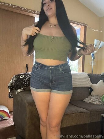 bellasbelly Nude Leaks Photo 14