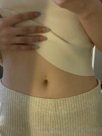 bellymodel2 Nude Leaks Photo 1