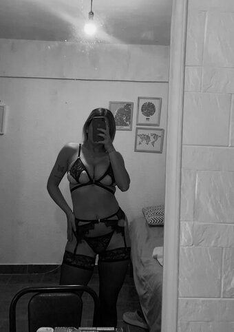 belonly / belmakesmusic Nude Leaks OnlyFans Photo 4