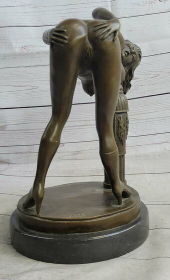 Bend Over Nude Leaks Photo 2