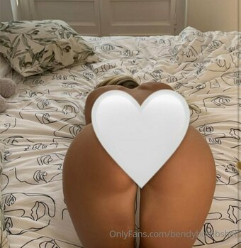 bendybombshell Nude Leaks Photo 26