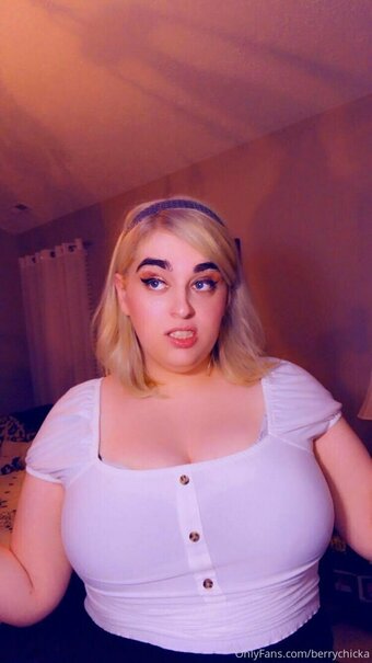 berrychicka Nude Leaks Photo 29