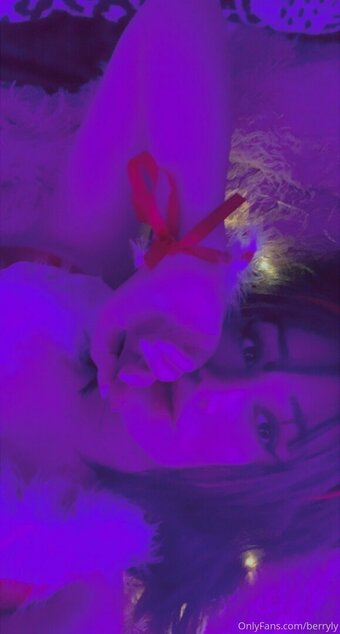 berryly Nude Leaks Photo 19