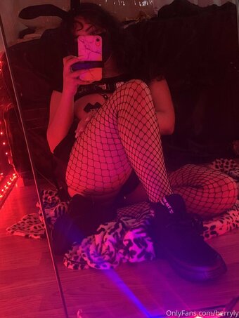 berryly Nude Leaks Photo 22