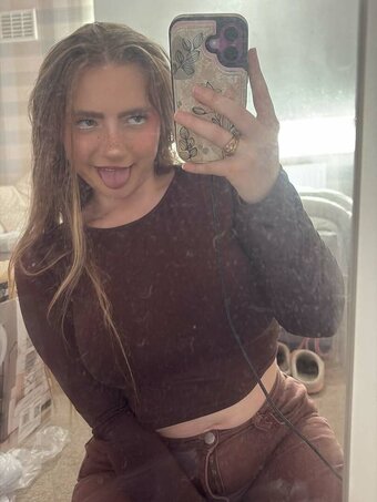 Beth Aura / Bethauraa / bethaura / https: Nude Leaks OnlyFans Photo 15