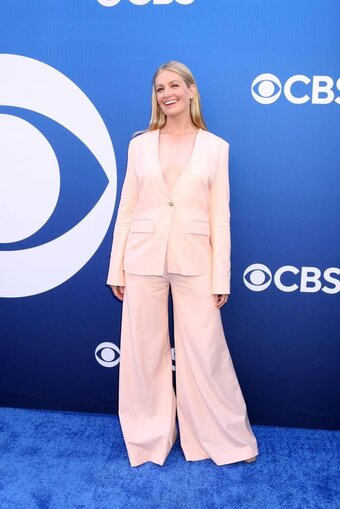 Beth Behrs / bethbehrs Nude Leaks Photo 17