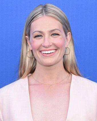 Beth Behrs / bethbehrs Nude Leaks Photo 23