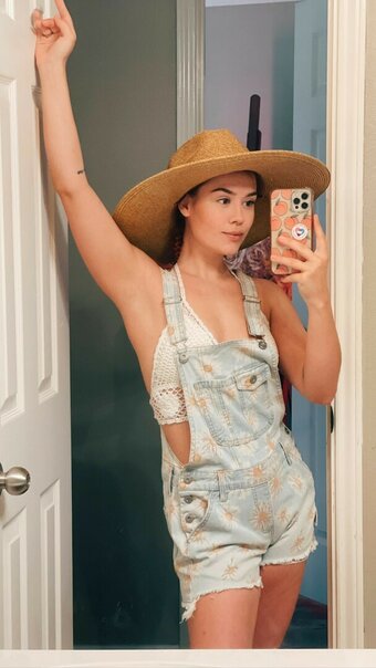 Beth Freeman / bethfreemanart / extrabeth Nude Leaks OnlyFans Photo 6