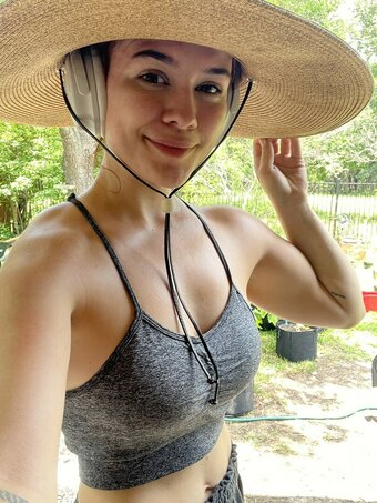 Beth Freeman / bethfreemanart / extrabeth Nude Leaks OnlyFans Photo 7