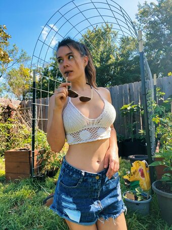 Beth Freeman / bethfreemanart / extrabeth Nude Leaks OnlyFans Photo 11