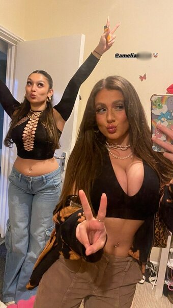 Beth G / b.andherbooks / bethg Nude Leaks OnlyFans Photo 1