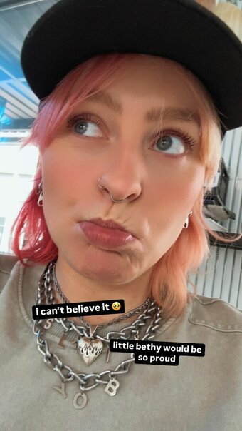 Beth McCarthy / bethmaymccarthy Nude Leaks Photo 17