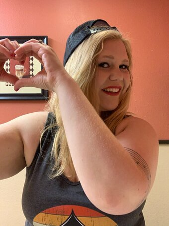 BethBlackBBC Nude Leaks Photo 1