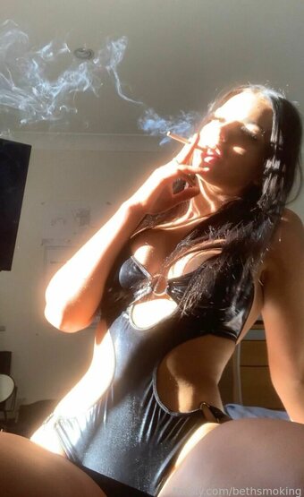 bethsmoking Nude Leaks Photo 22