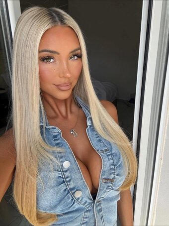 Bethyycm / bethameliacm / https: Nude Leaks Photo 9