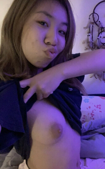 BeverlyTran / b3v13tr4n Nude Leaks Photo 4