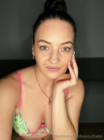 beyourbabe Nude Leaks Photo 17