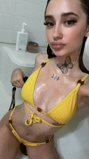 Biddiebb / cclivepin Nude Leaks OnlyFans Photo 8