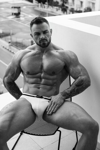 Big Flex Nude Leaks Photo 2