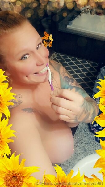 bigbootymandyj1981 Nude Leaks Photo 1