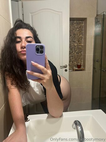 bigbootymoxy Nude Leaks Photo 25