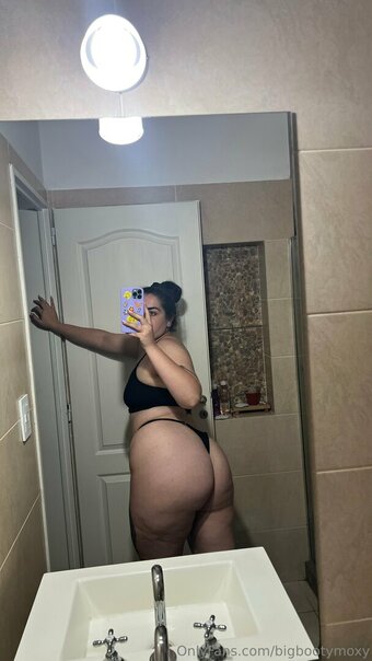 bigbootymoxy Nude Leaks Photo 26