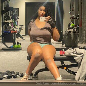 bigbootytechnerd Nude Leaks Photo 9