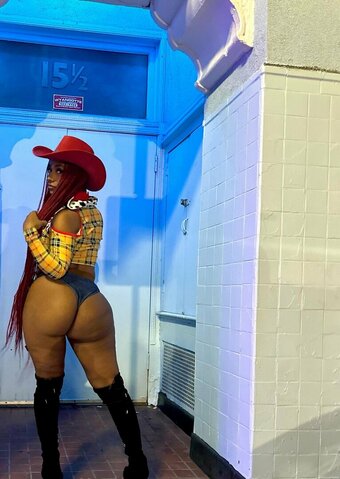 bignayaa / anayatajae / my-big-ass-2.0 Nude Leaks OnlyFans Photo 5