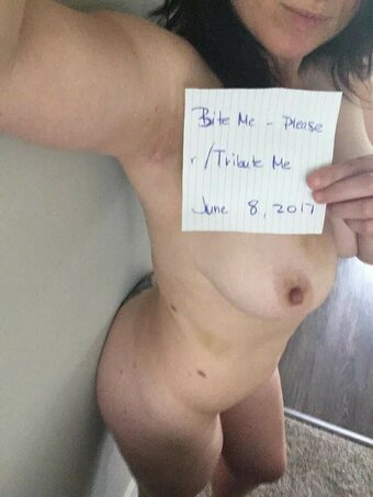 BiteMe-Please / bite_me.please Nude Leaks Photo 21