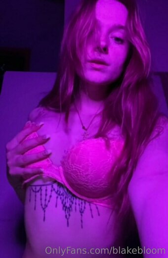 blakebloom / blake_blossom.b Nude Leaks OnlyFans Photo 6