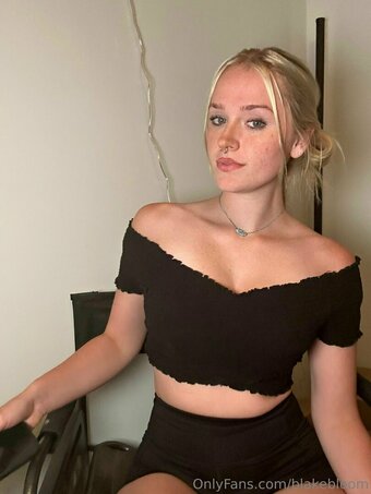 blakebloom / blake_blossom.b Nude Leaks OnlyFans Photo 7