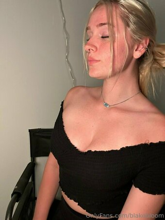 blakebloom / blake_blossom.b Nude Leaks OnlyFans Photo 28