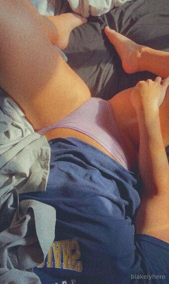 blakelyhere Nude Leaks Photo 5