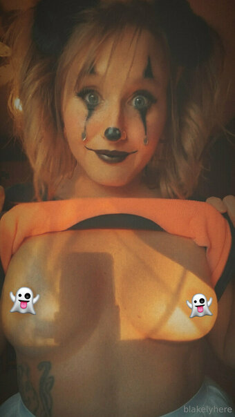 blakelyhere Nude Leaks Photo 21