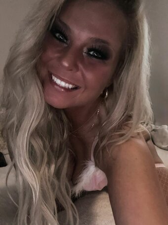 Blakeochs / hiiiiiii__its_b / pinkblossumgirl Nude Leaks OnlyFans Photo 10