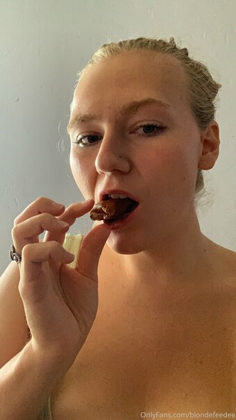 blondefeedee Nude Leaks Photo 2
