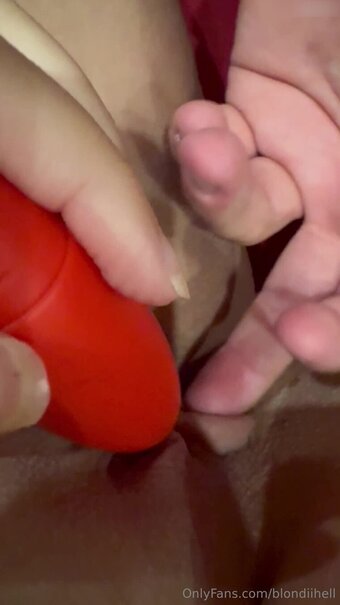 Blondiihell Nude Leaks Photo 23