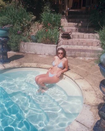 Bloudy Nude Leaks Photo 1