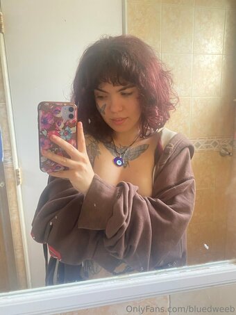 bluedweeb Nude Leaks Photo 1