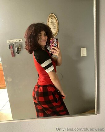 bluedweeb Nude Leaks Photo 3