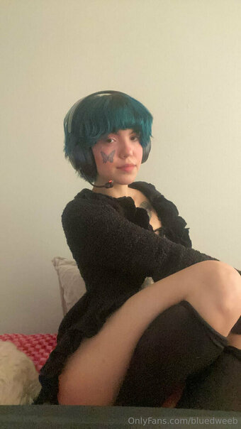 bluedweeb Nude Leaks Photo 10
