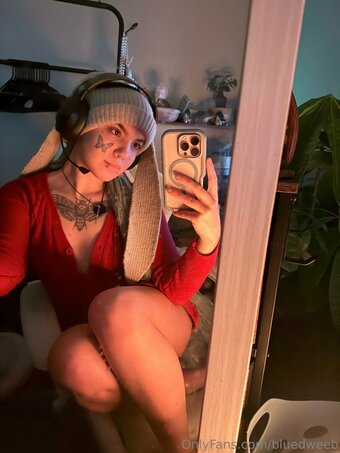 bluedweeb Nude Leaks Photo 13