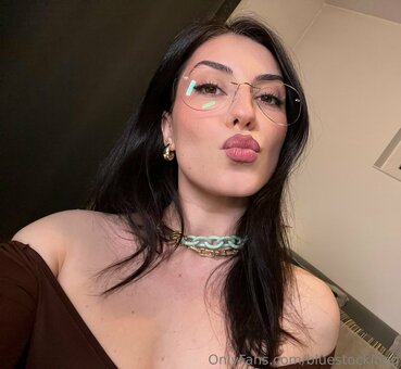 bluestockingg Nude Leaks Photo 4