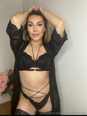 bluestockingg Nude Leaks Photo 19