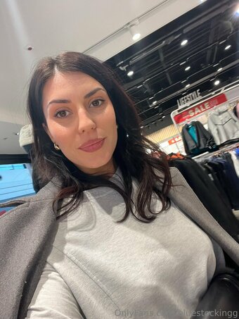 bluestockingg Nude Leaks Photo 22